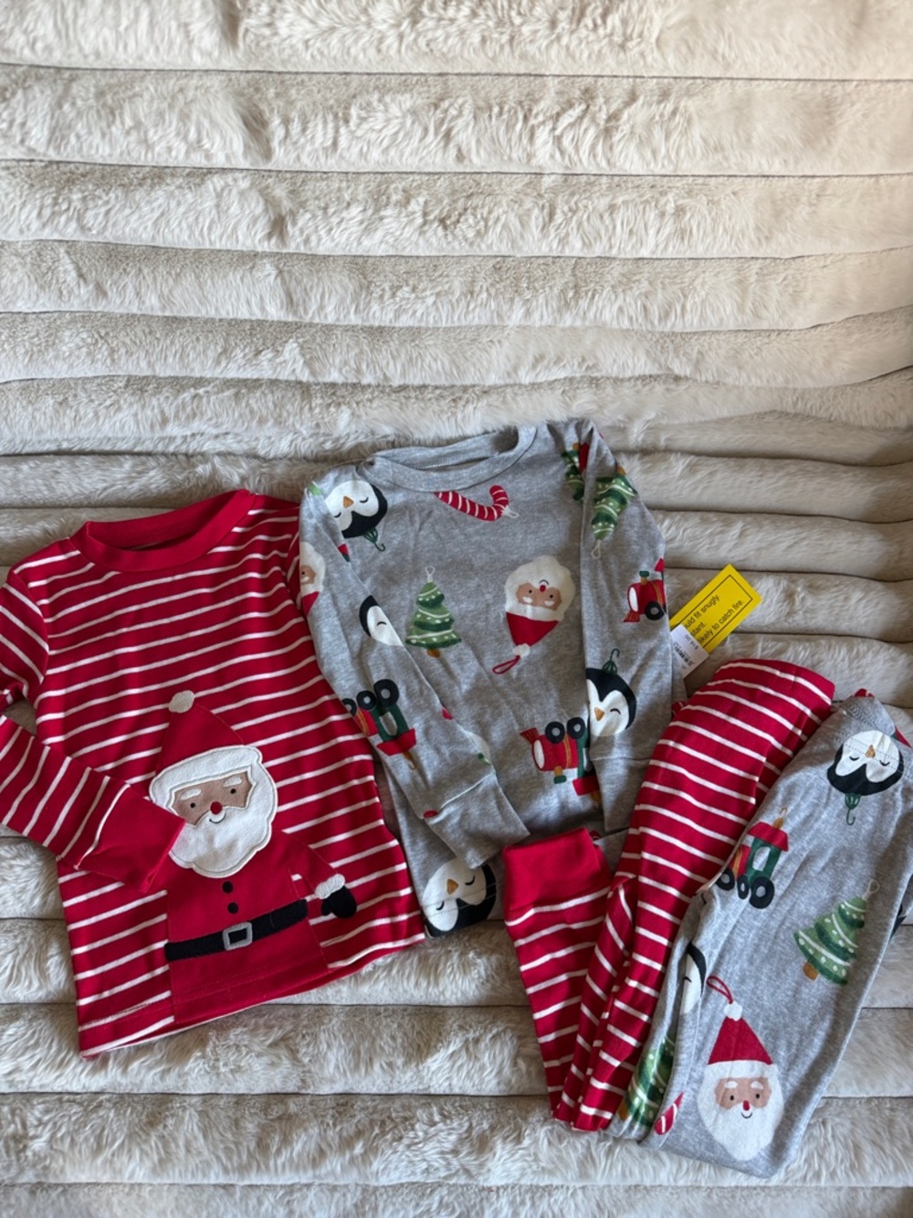 Carters’s Holiday Christmas Kids Pajamas Santa 🧑🎄 Train 🚂 Size 2T NEW!